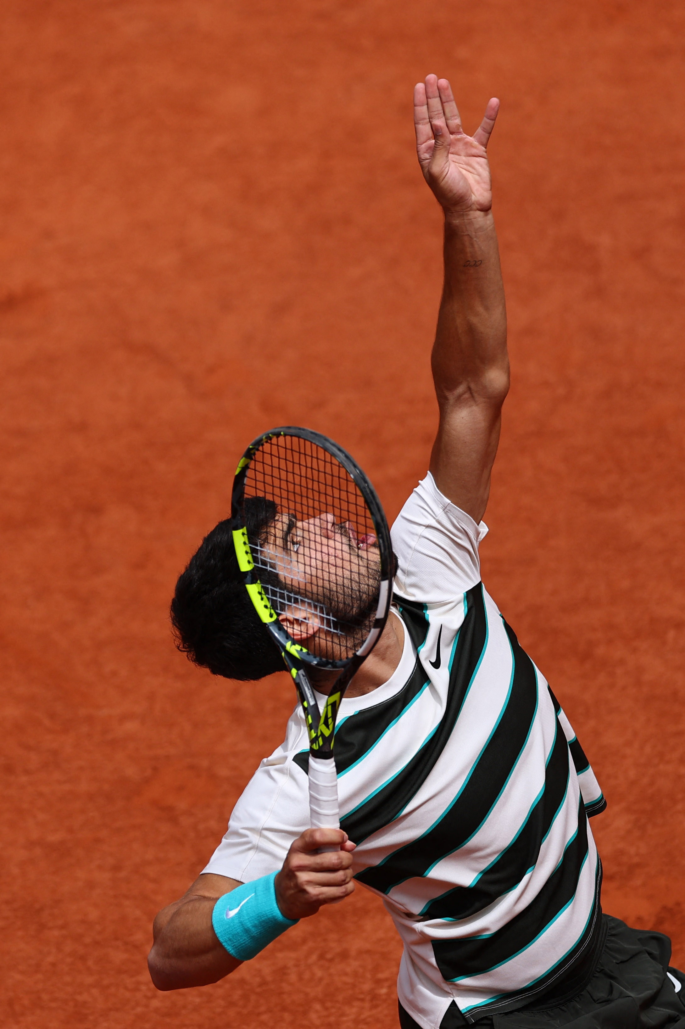 爱游戏tv-法网轻取联合杯，阿尔卡拉斯点燃赛场