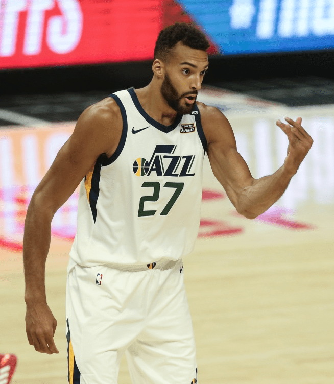 爱游戏体育-掘金险胜浙江队，戈贝尔惊艳四座